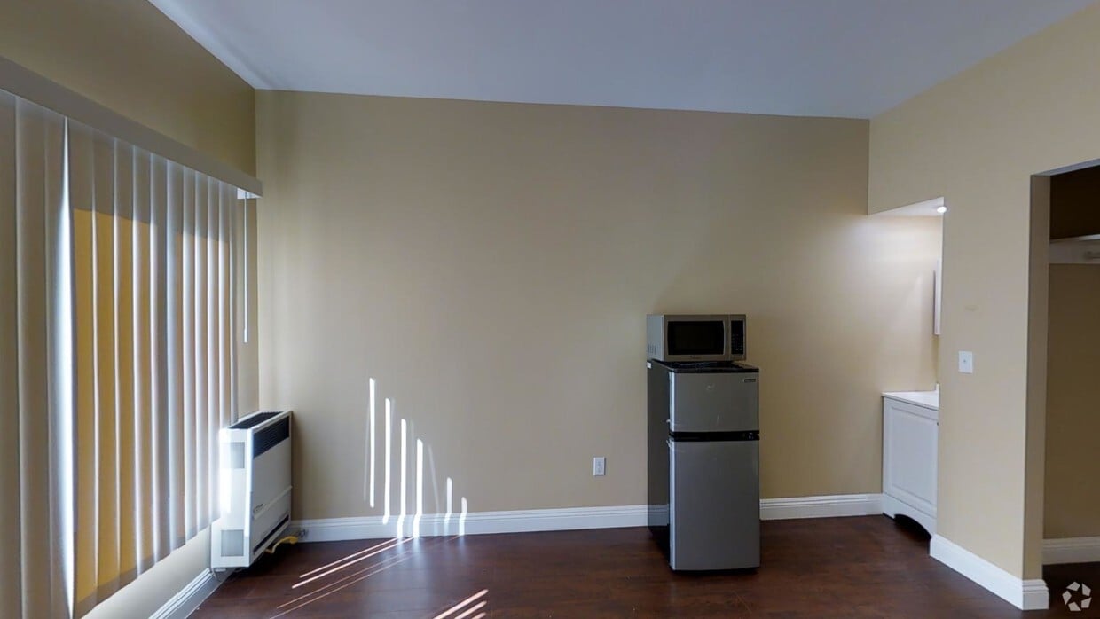 3D Tour - 739 Garland Ave