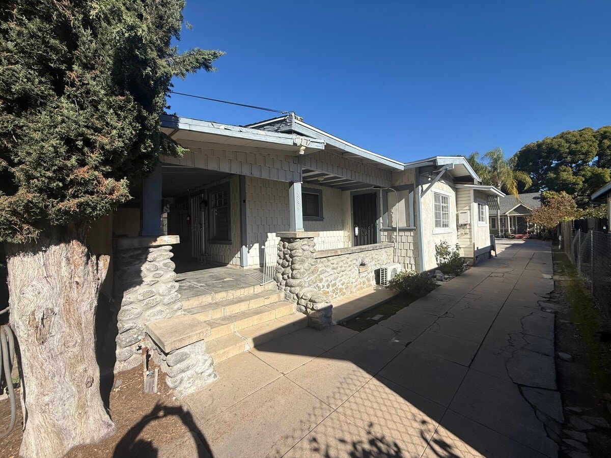 Photo - 396 N Mentor Ave Unit 396