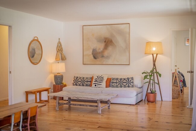 Photo - Upper Ojai Country Charmer w/Granny Flat
