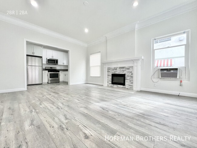 Building Photo - 244 S Alexandria Ave Unit C