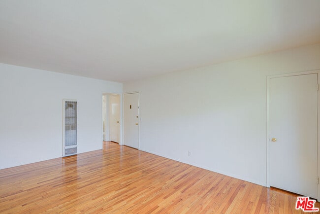 Photo - 1055 S Wooster St Unit 5