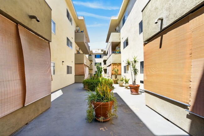Photo - Serrano Apartments