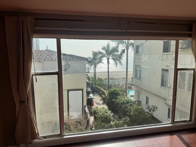 Building Photo - 1816 E Ocean Blvd Unit 1816