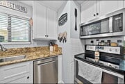 Photo - "Charming 1-Bedroom Apartment with Hardwoo...