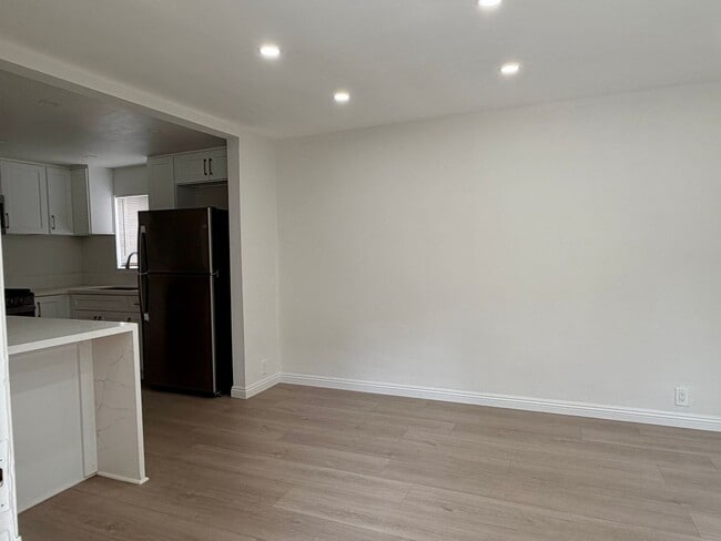 Photo - 2522-2524 Unit 2524