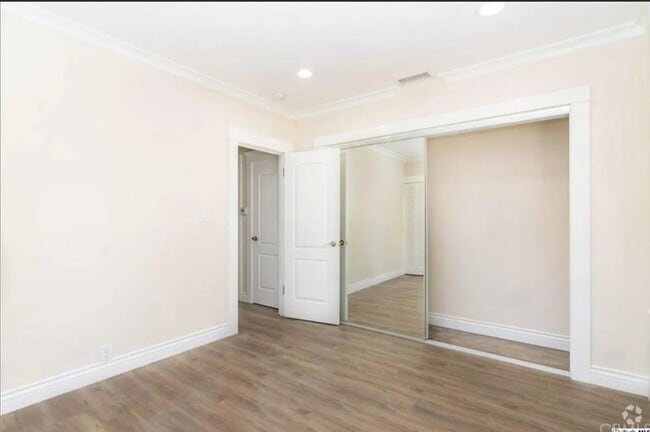 Building Photo - 521 Porter St Rental
