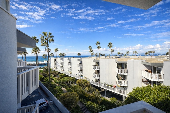 Building Photo - Top-Floor Oceanview Studio with Private Balcony - Redondo Beach Pier in Your Backyard Unit 302