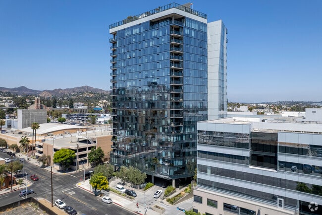 Building Photo - Sky Hollywood