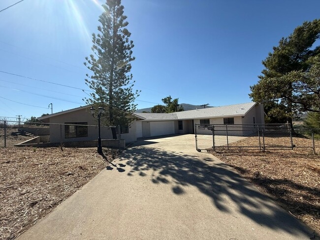2 ON 1 PROPERTY in ALPINE! 3BR/2BA home PL... - 2 ON 1 PROPERTY in ALPINE! 3BR/2BA home PL...