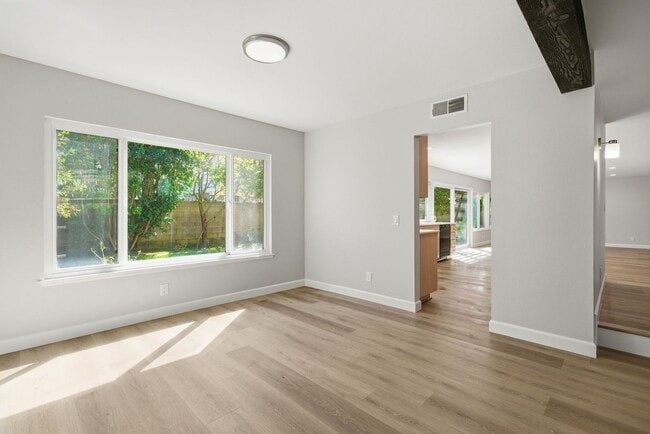 Photo - Gorgeously Updated 5 bedroom/3 bath House in Greenbrook!