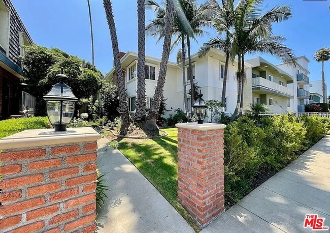 Photo - 938 6th St Condo Unit 7
