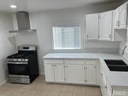 Photo - 1556 W 8th St House