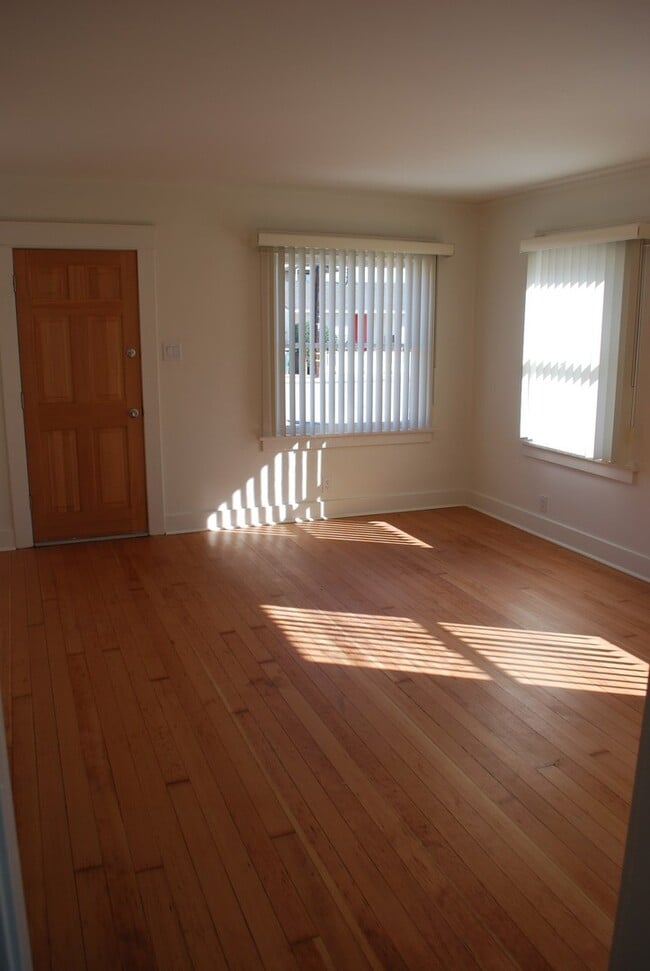 Building Photo - 793 Unit 405