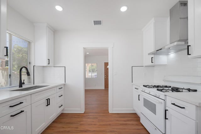 Photo - 121 S Lotus Ave