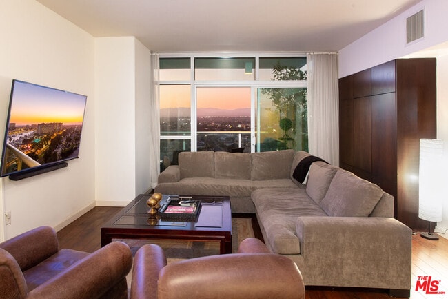 Photo - 13700 Marina Pointe Dr Unit 1507