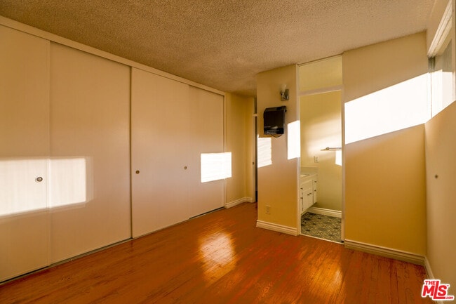 Photo - 11131 Rose Ave Unit 25