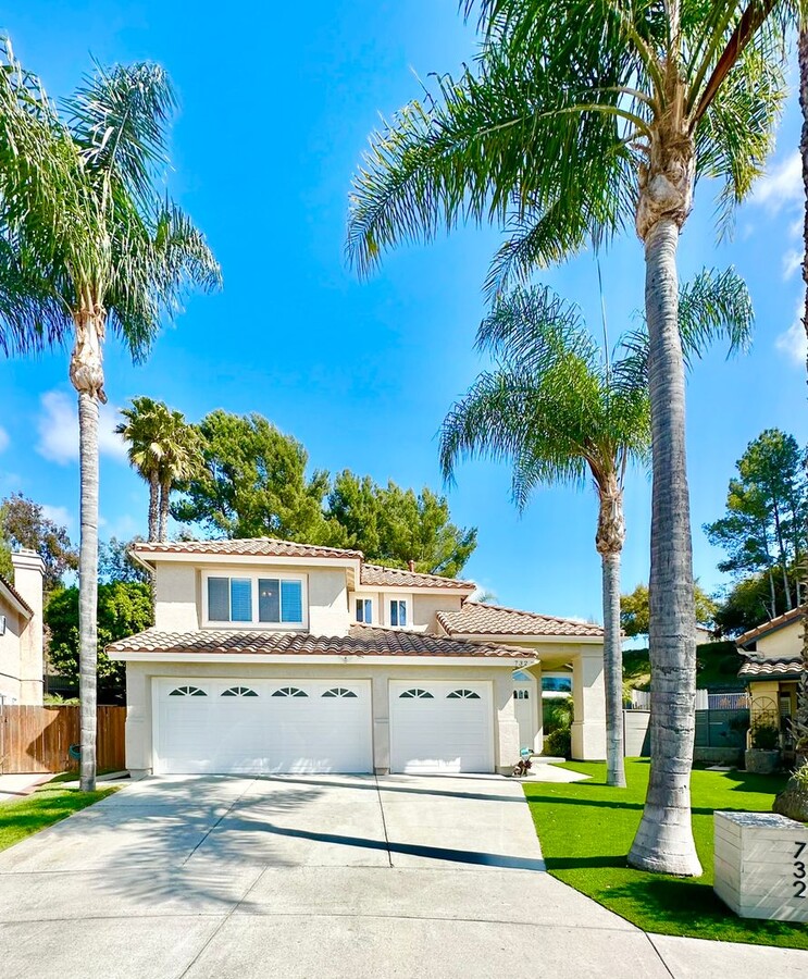 Beautiful and Spacious Two-Story Home with... - Beautiful and Spacious Two-Story Home with...
