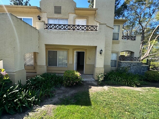 Photo - Walk to Eastlake! Bright 2BR/2BA Ground Floor Apartment with Tile Flooring & Parking Unit 104