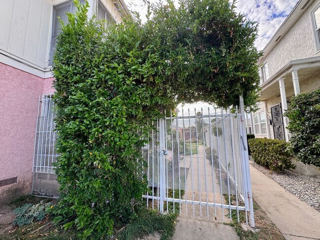 Photo - 8211 Crenshaw Dr