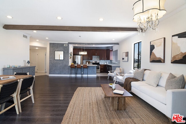 Building Photo - 1101 Rexford Dr Unit 302