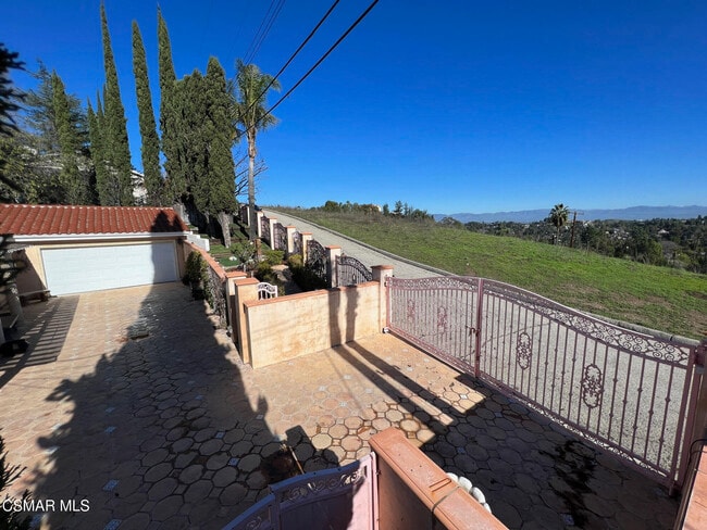 Photo - 4613 Reforma Rd