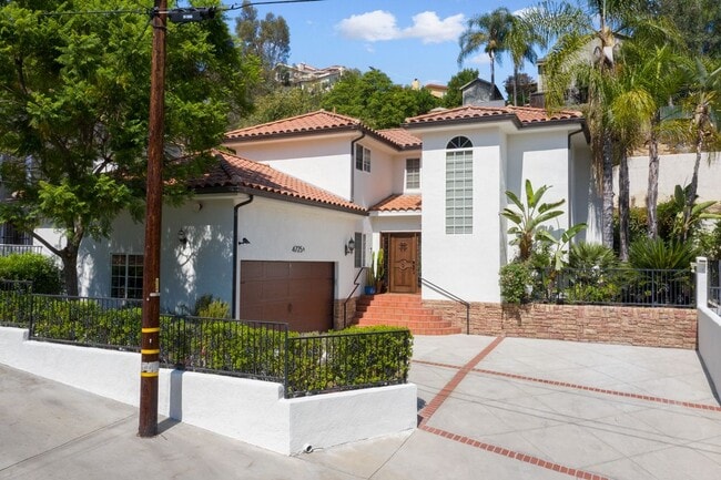 4725 1/2 College View Avenue - 4725 1/2 College View Avenue House