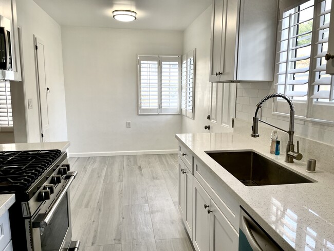 Kitchen nook - 3412 Pearl St Unit 3412