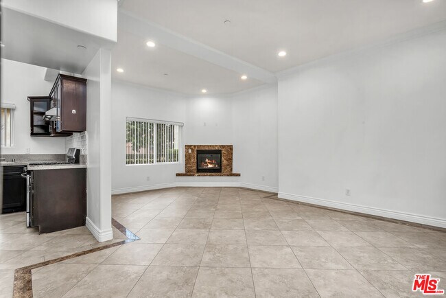 Photo - 7338 Balboa Blvd