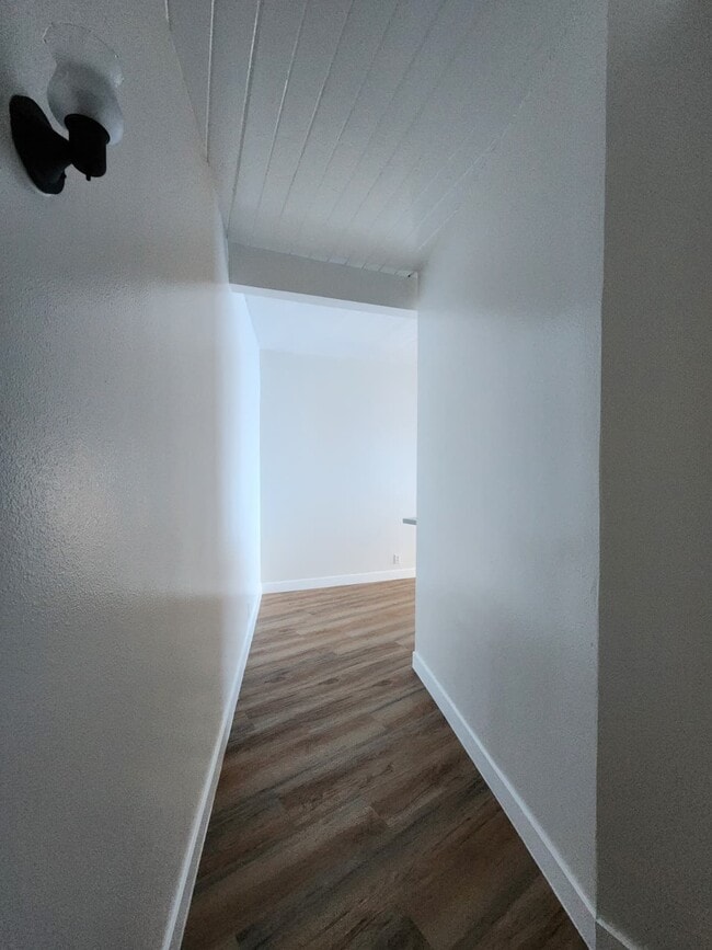 Building Photo - 4353 Don Tomaso Dr Unit 7