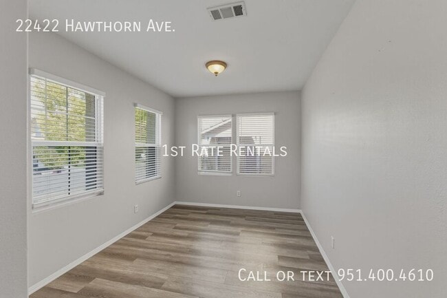 Photo - 22422 Hawthorn Ave
