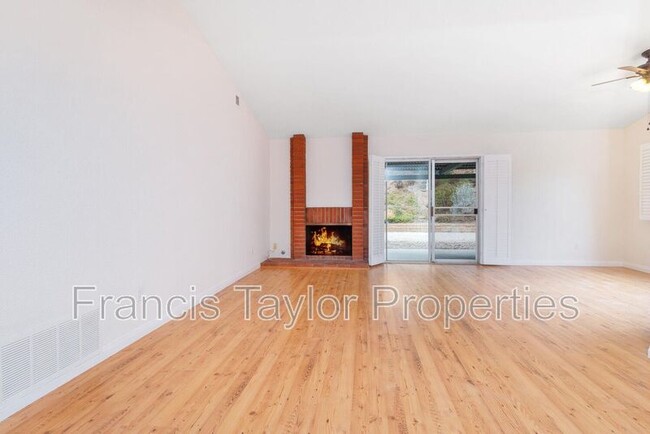 Photo - 1360 Gary Ln