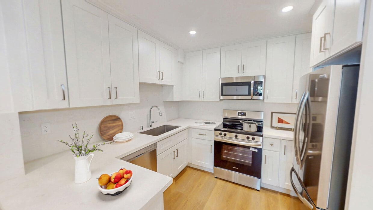 3D Tour - Balboa Court