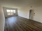 Photo - 1846 N Kingsley Dr