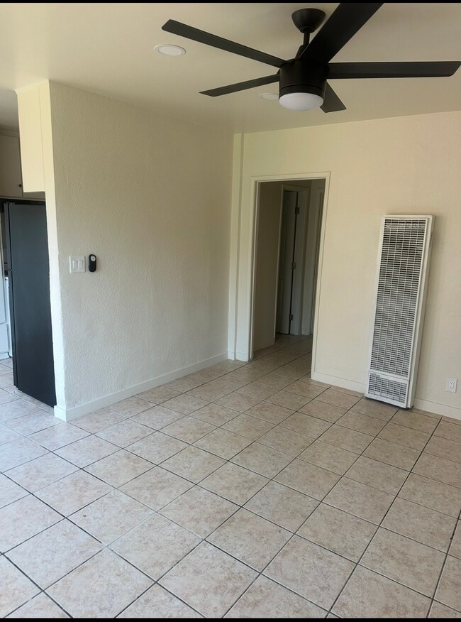 Building Photo - 12201 S Willowbrook Ave Unit B