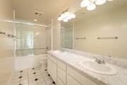 Photo - 10355 Riverside Dr Apartments Unit 204