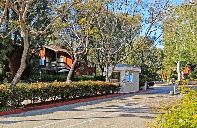 Building Photo - 4904 Maytime Ln Unit 4904