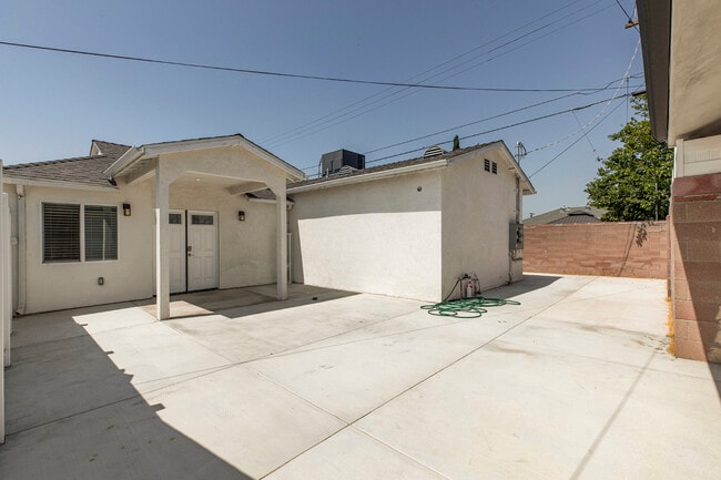 Photo - 8211 Bellingham Ave