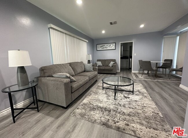 Photo - 10509 S Van Ness Ave Unit 1