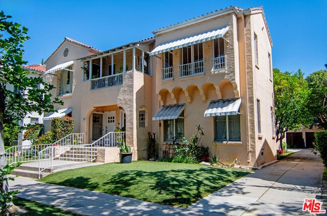 Photo - 170 1/2 S Sycamore Ave