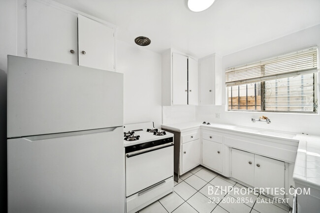 Photo - 2314 S Corning St Unit 3