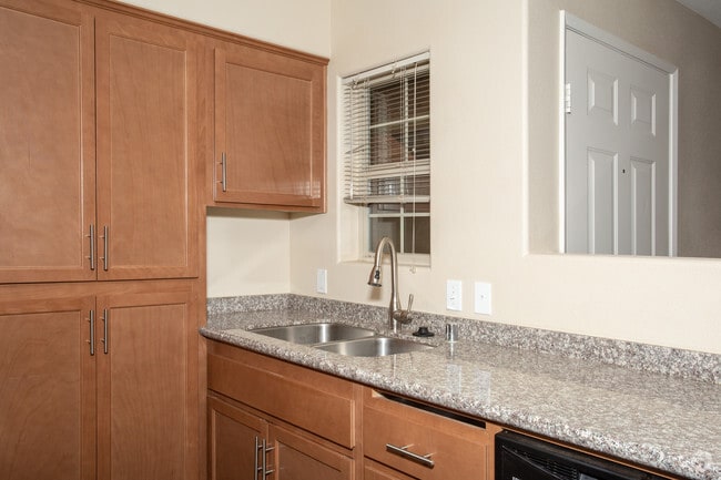 2 BR, 1 BA - Valencia - Parkwood At Polo Grounds (55+)