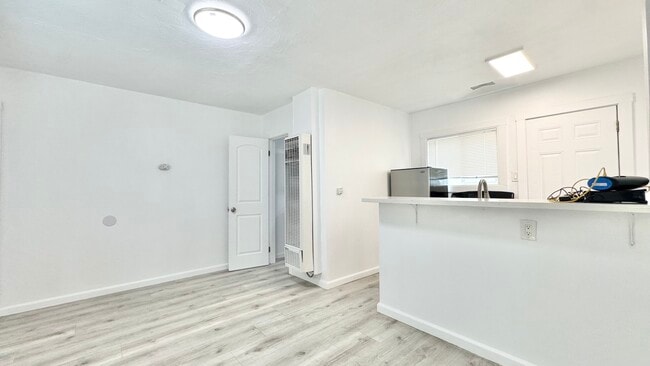 Photo - 536 W 48th St Apartment Unit 538