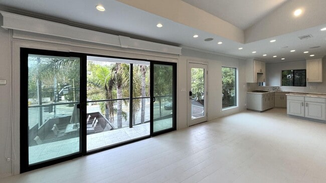 Photo - 386 Entrada Dr