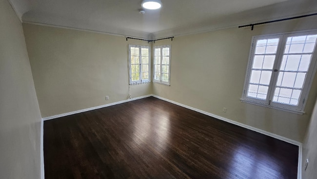 Photo - 122 N Gale Dr Unit B