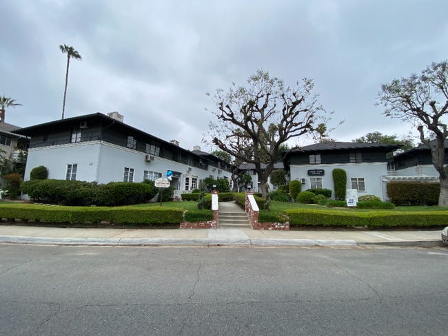 Building Photo - 1776 Grevelia St Rental