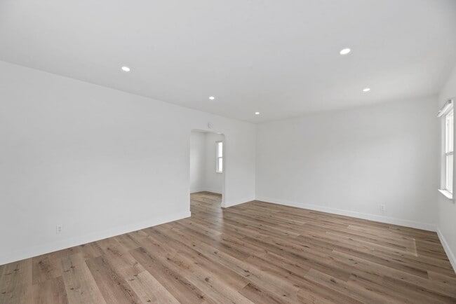 Photo - 1304 Corona St