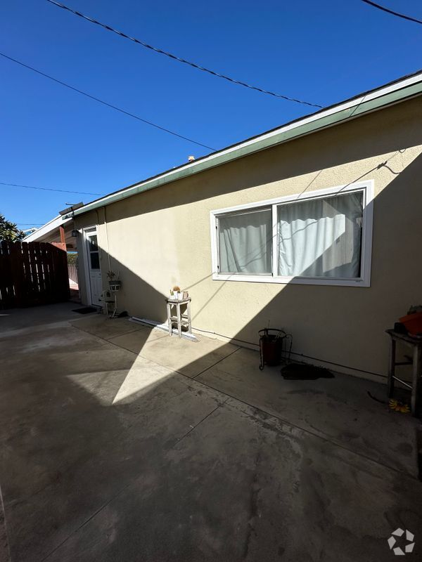 Building Photo - 11863 Lesser St Rental