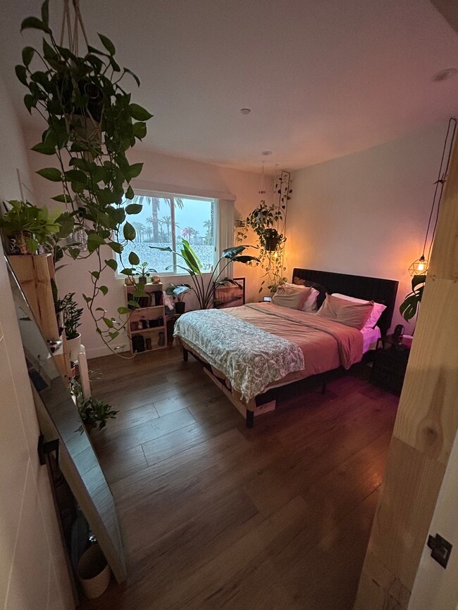 Photo - 2806 S Palm Grove Ave Townhome