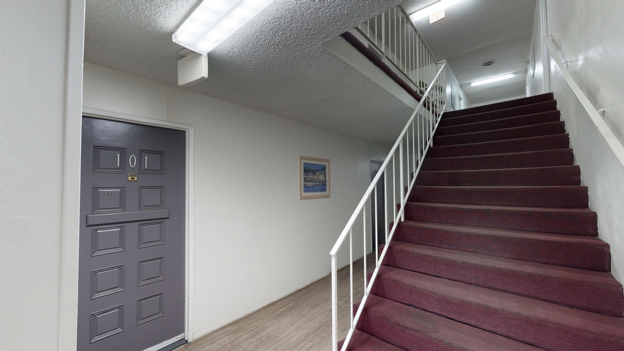 3D Tour - 18414 Collins St