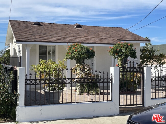 Building Photo - 10631 Tinker Ave